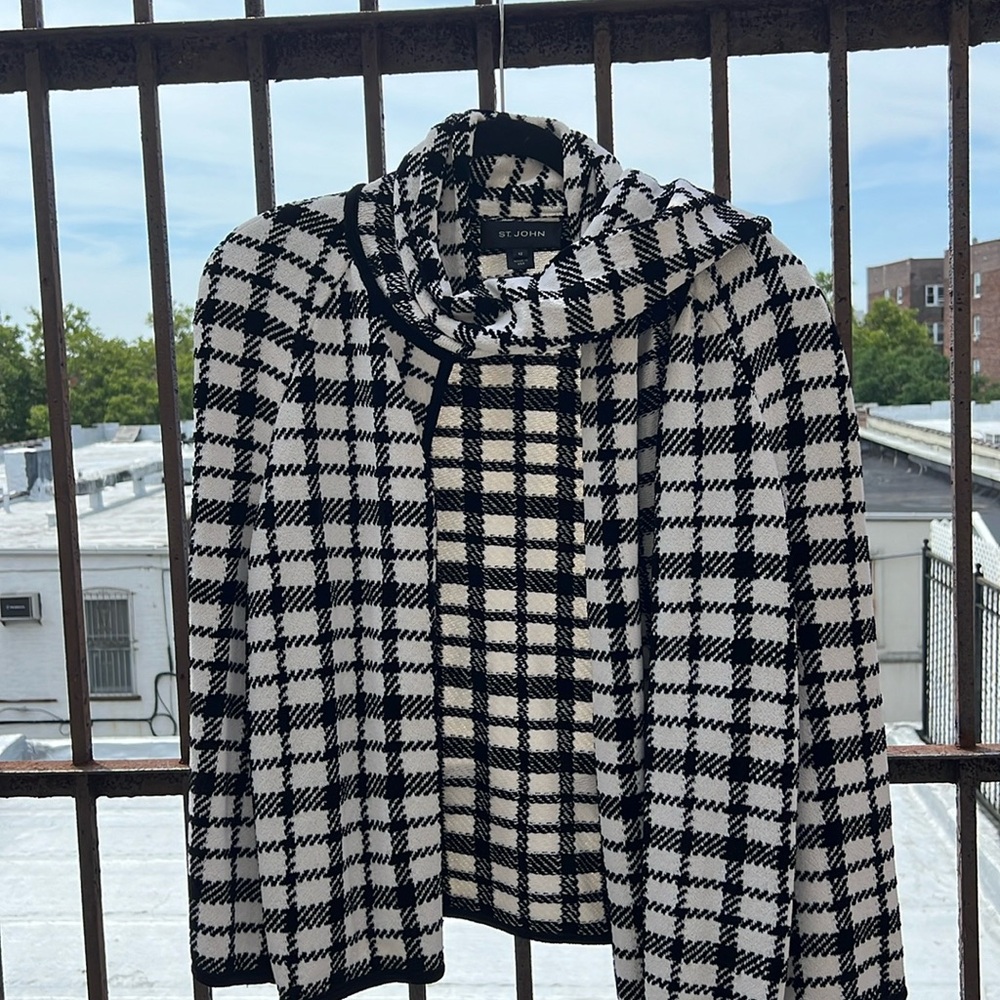 St. John women’s Knit sweater jacket